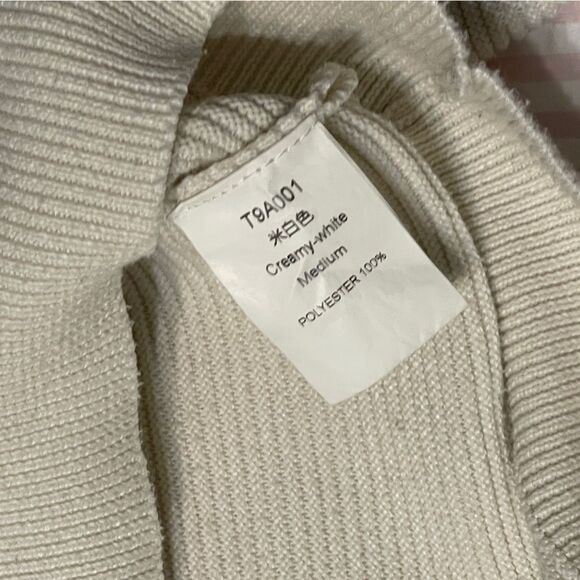 Women’s Oversized Ribbed Knit Crewneck Sweater, medium. Oatmeal Colored Cream - Picture 8 of 11